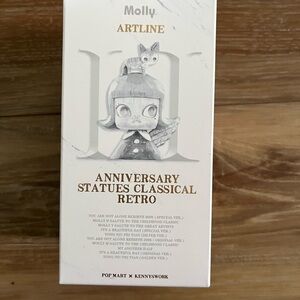 Molly Artline Anniversary Statue - Classical Retro